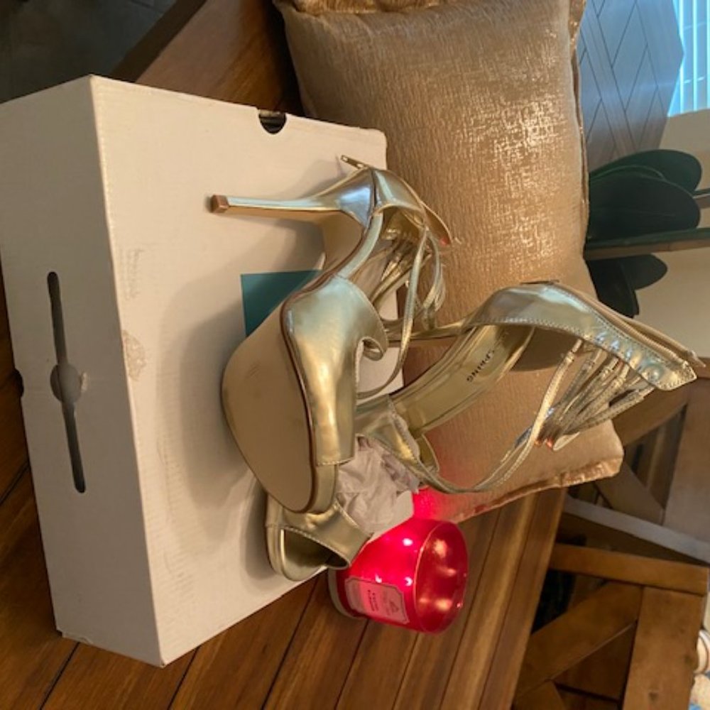 Call it Spring Heels -Size 10 Gold - Picture 3 of 4